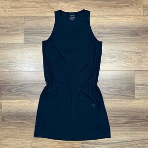 Arc’teryx Contenta Dress in Navy Blue Size Small